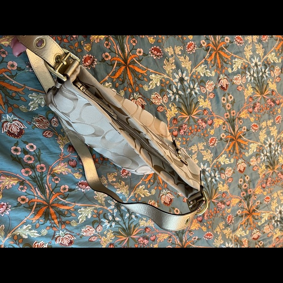 Coach Crossbody Purse - Picture 9 of 15